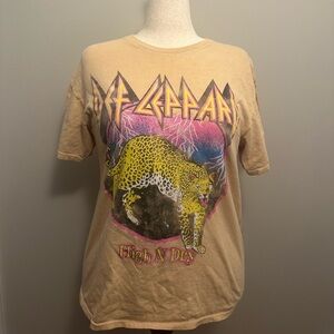 Charlotte Russe Tee with tiger design​​​